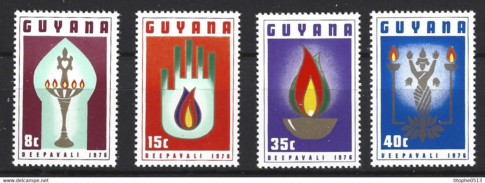 GUYANA. N°489-92 De 1976. Festival Des Lumières Deepavali. - Hinduismo