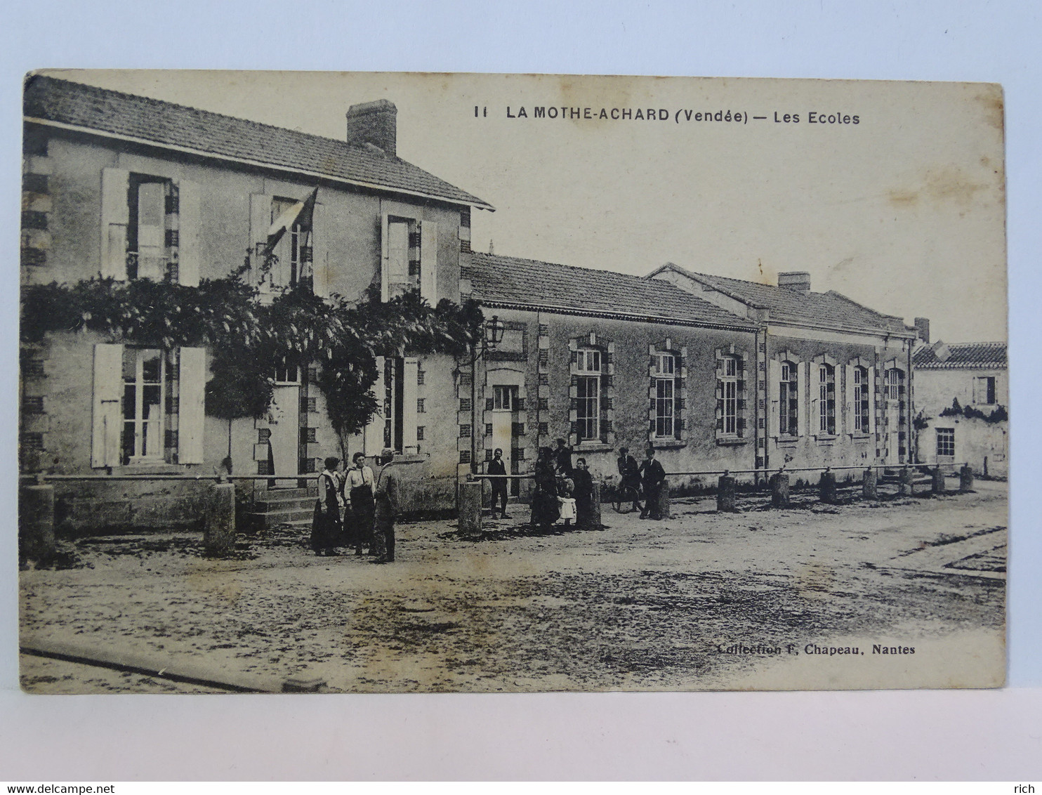 CPA 85 Vendée - La Mothe Achard - Les écoles - La Mothe Achard