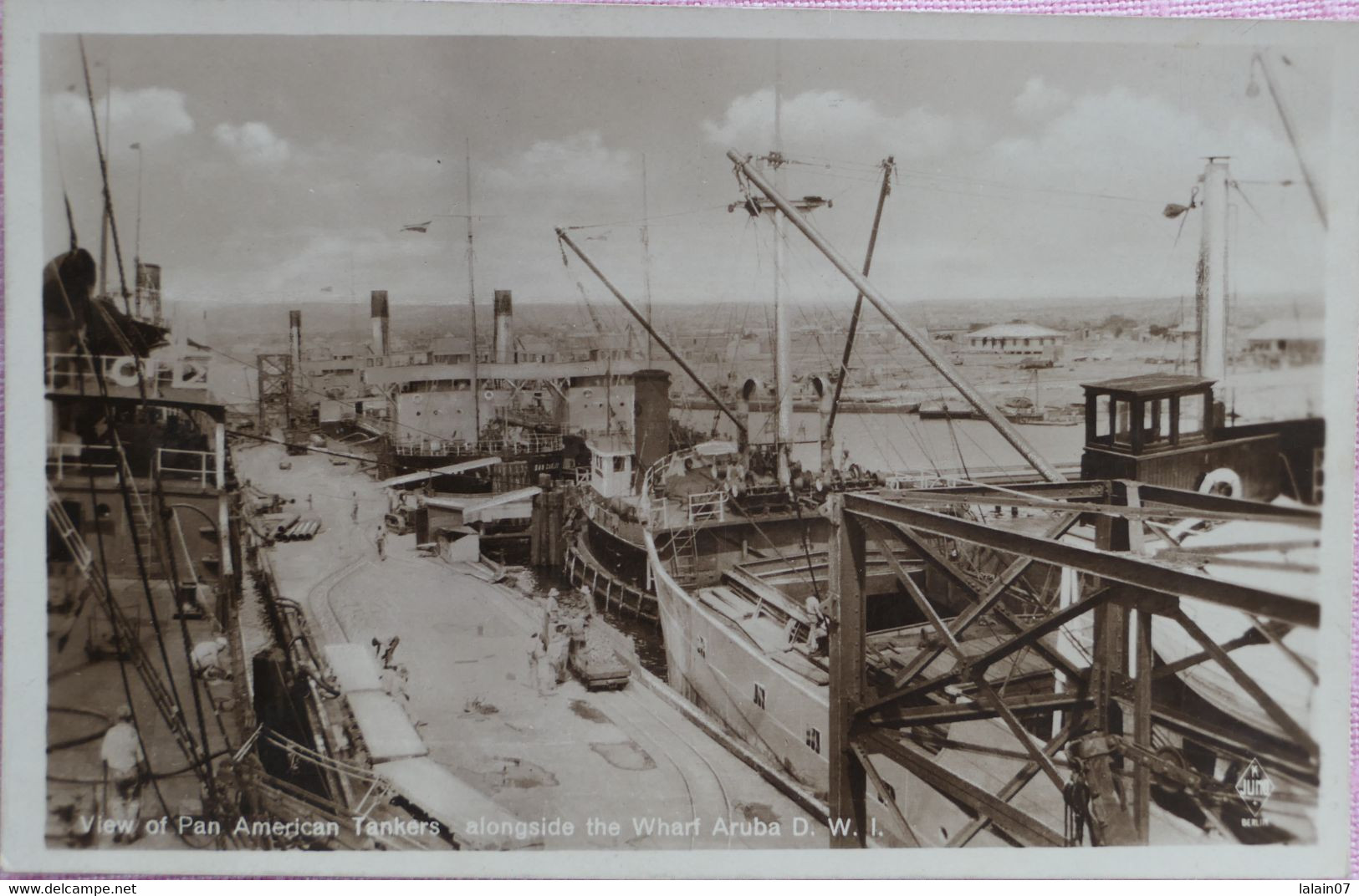 C. P. A. : Nederlandse Antillen, N. W. I. : ARUBA : View Of Pan American Tankers Alongside The Wharf - Aruba