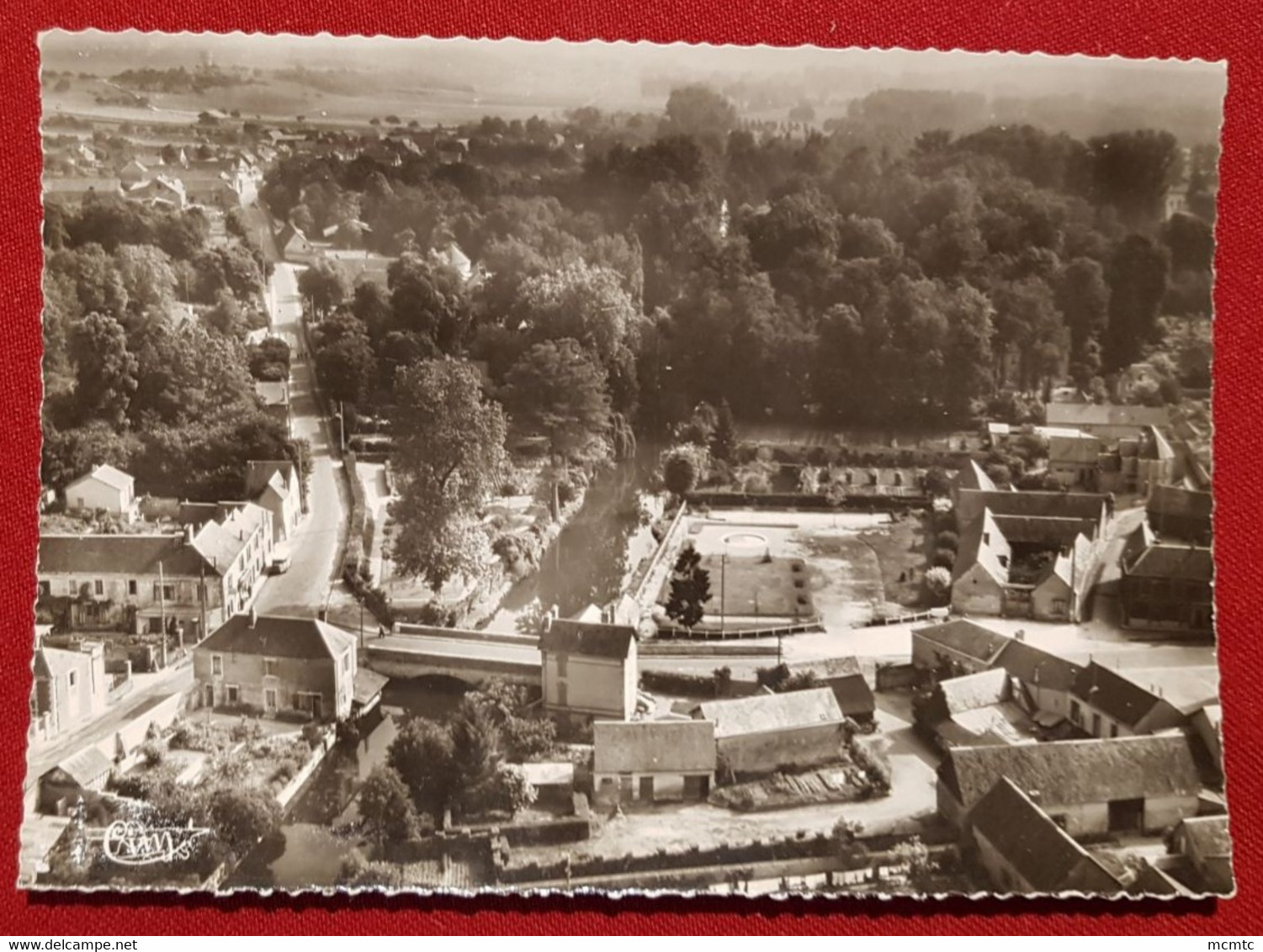 CPSM Grand Format - Jouy -( E.6et-L.) - Vue Aérienne - Jouy