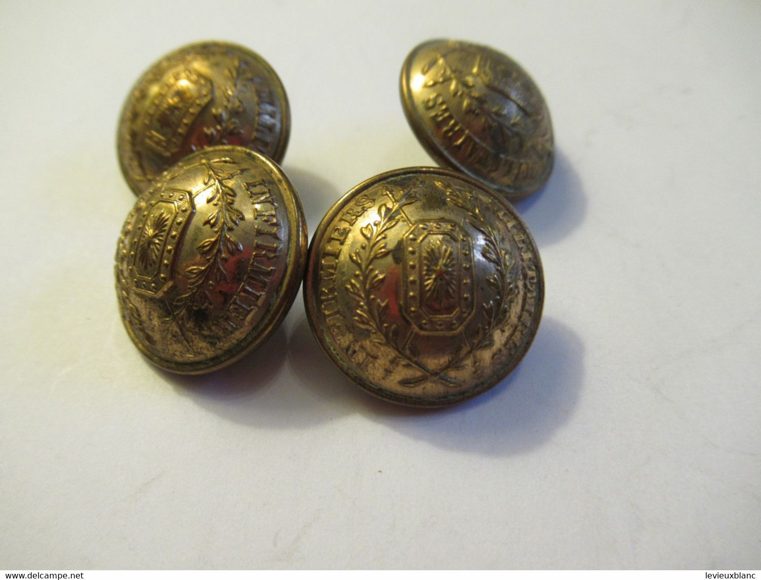 4 Boutons Bombés Anciens D'époque/Infirmiers Militaires/2,5 Cm/Edward Chapsal & Cie/Début XXéme       BOUT193 - Botones