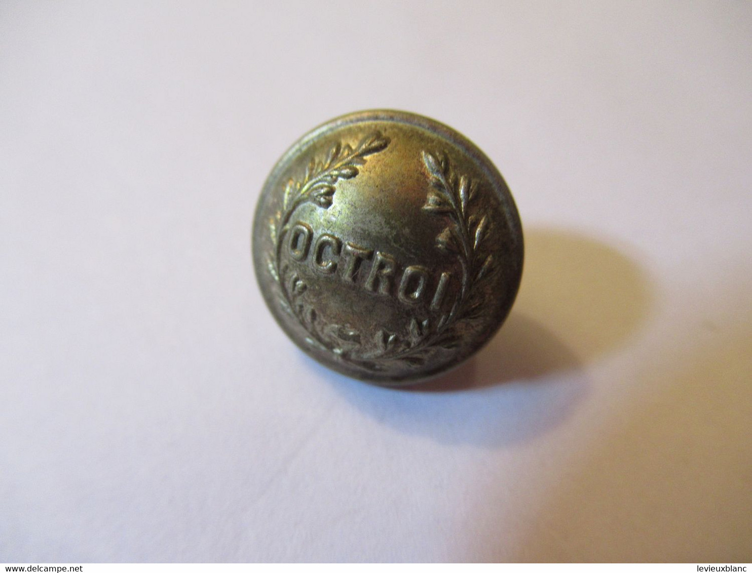 10  Boutons Bombés Anciens D'époque/OCTROI/ 1,5   Cm/Laiton Argenté/Supérieur France ./Début XXème       BOUT211 - Boutons