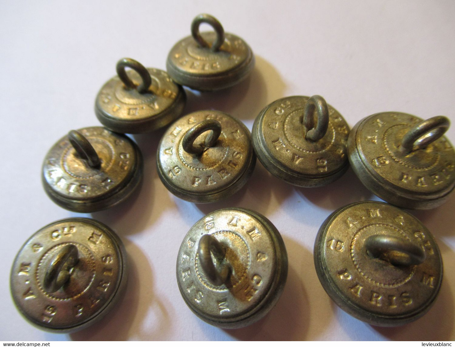 9 Boutons Bombés Anciens D'époque/OCTROI/ 1,5   Cm/Laiton Argenté/A.M. & Cie Paris./Début XXème       BOUT212 - Botones