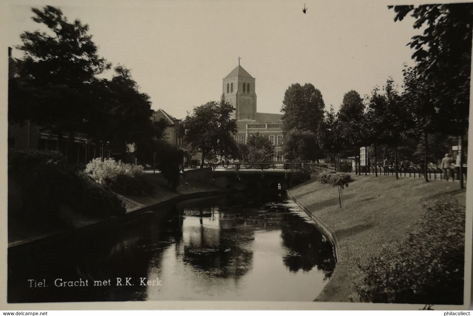 Tiel (Gld.)  Gracht Met R. K. Kerk 19?? - Tiel