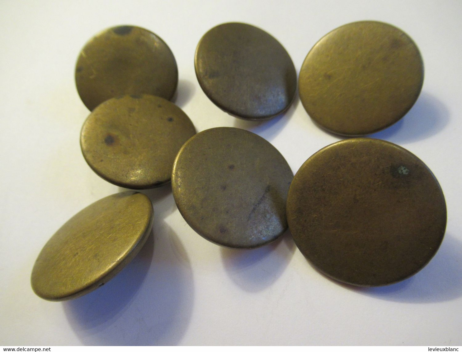 7 Grands  Boutons Plats  En Cuivre Ancien Non Personnalisés/ 2,7 Cm/ R.L. & Fr Paris./Début XXème  BOUT192 - Buttons