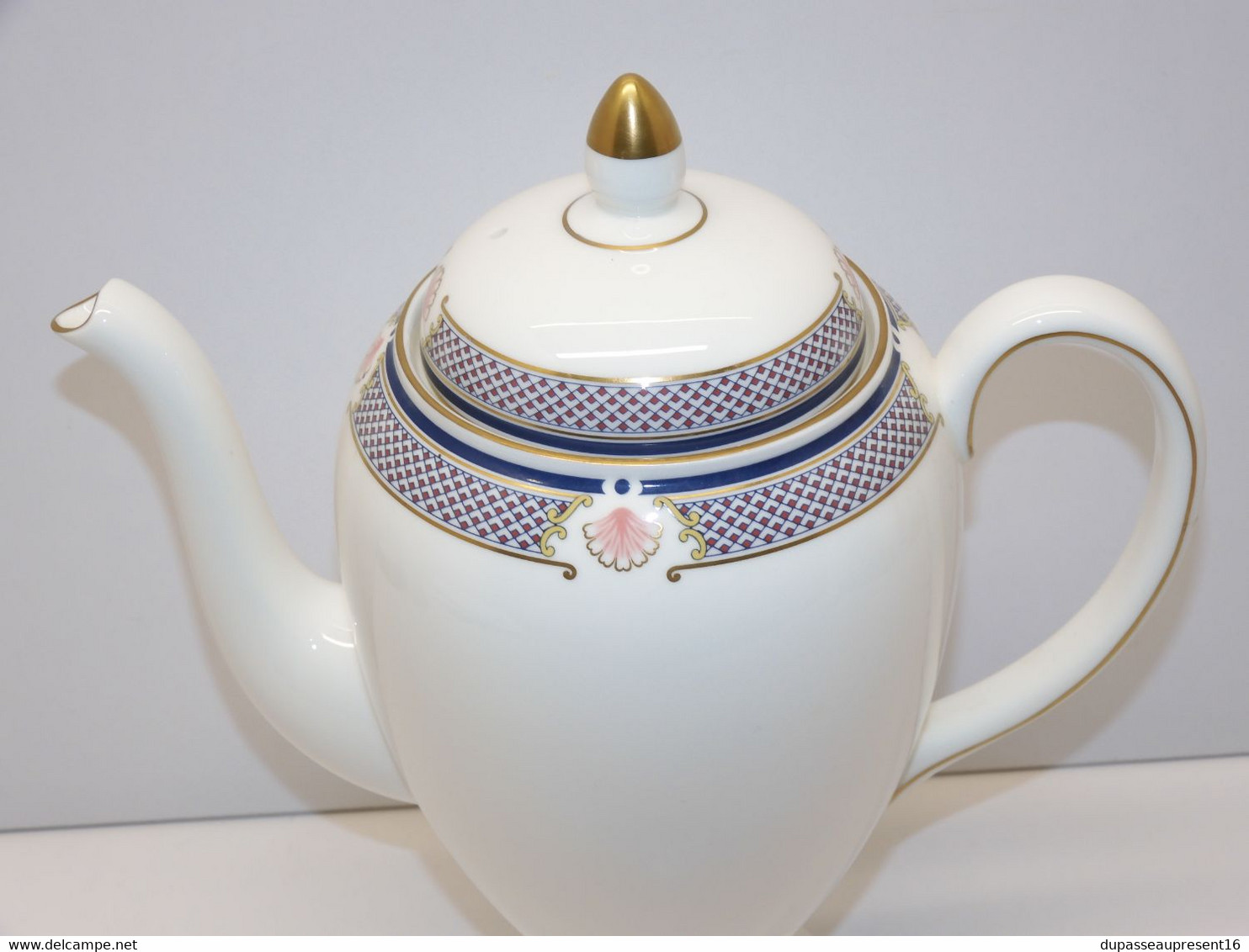 *ELEGANTE CAFETIERE VERSEUSE PORCELAINE WEDGWOOD Bone China Modèle WAVERLEY   E