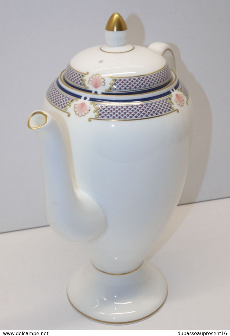 *ELEGANTE CAFETIERE VERSEUSE PORCELAINE WEDGWOOD Bone China Modèle WAVERLEY   E