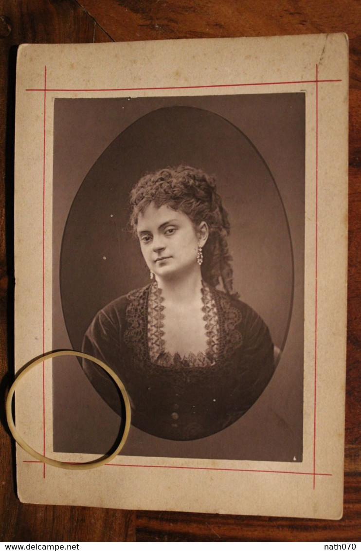 Photo 1870's Me Righetti Chanteuse Opéra Tirage Albuminé Support CARTON Photographie CDC Cabinet - Beroemde Personen