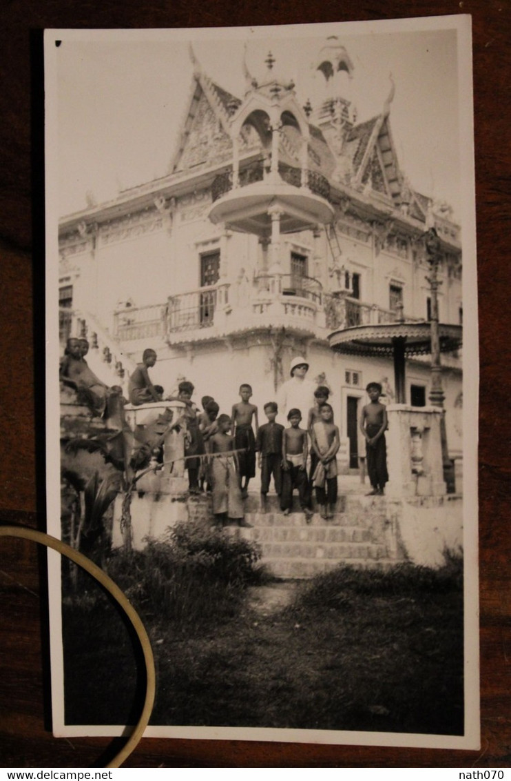 1933 Photo Originale Cambodge Pnom Penh Pagode Bonzes Indo Chine Indochina - Kambodscha