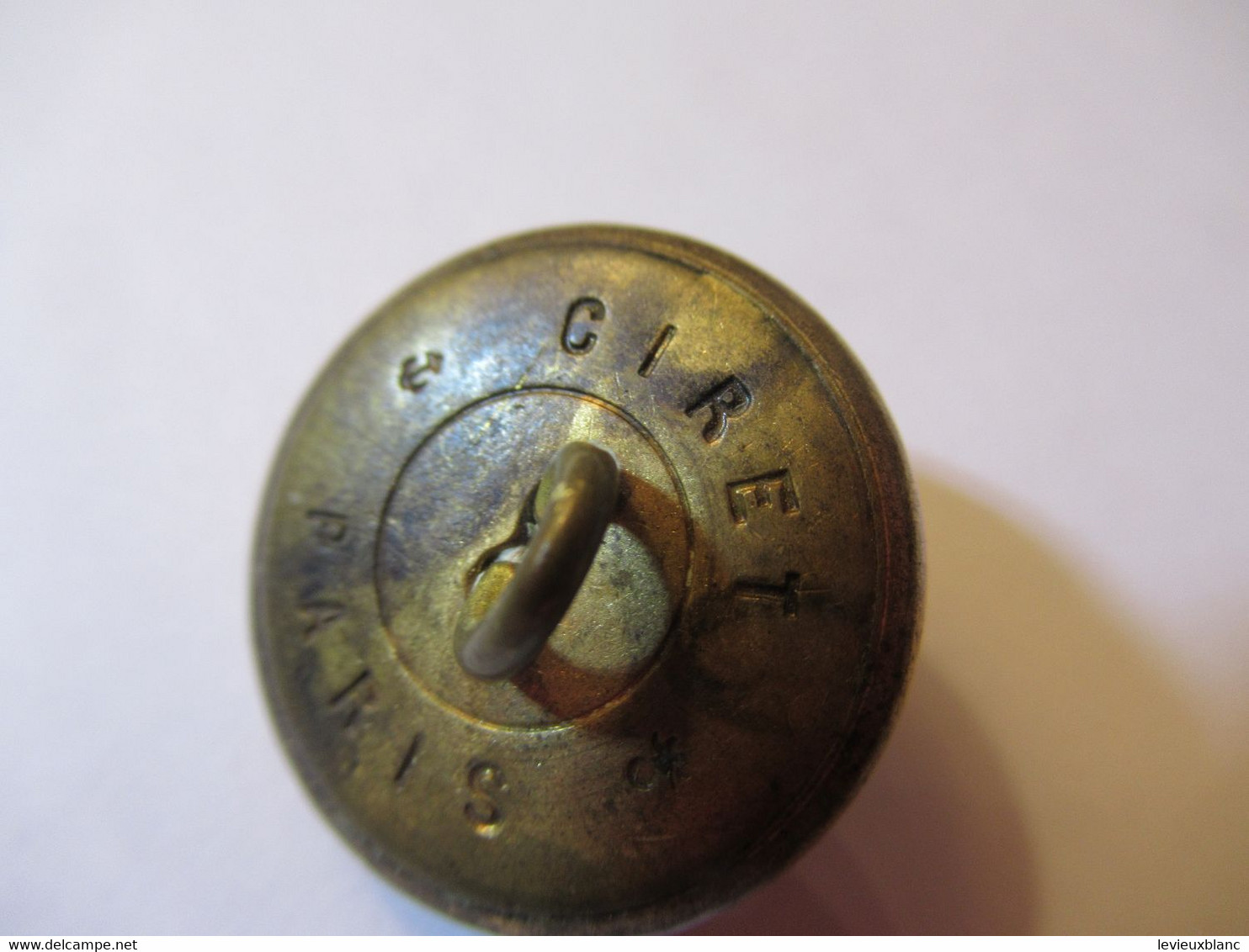 1 Bouton Ancien Bombé/Militaria/Médecine/ CADUCEE/GIRET Paris/2,1 Cm /début XXéme   BOUT199 - Knöpfe