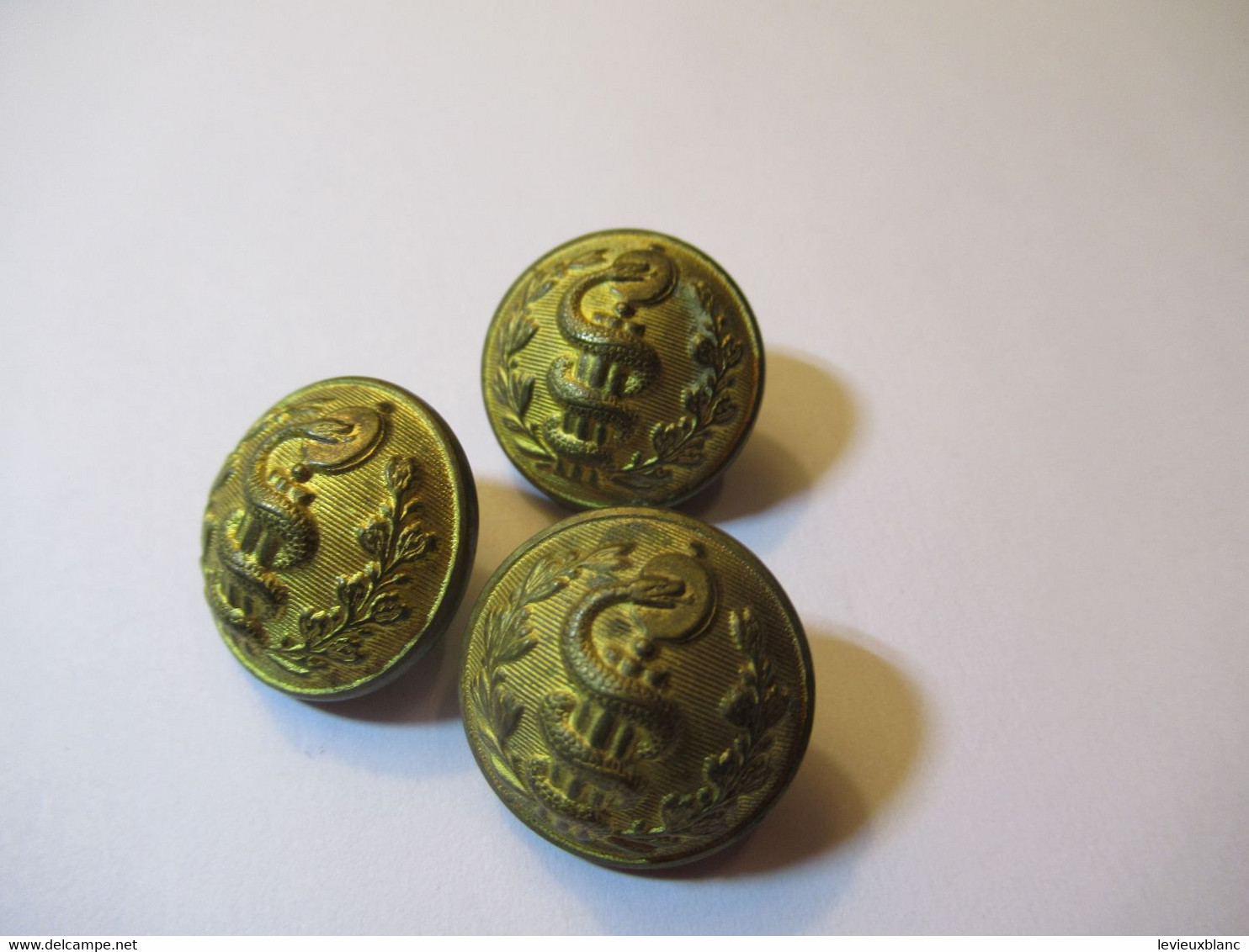 3 Boutons Anciens Bombés/Militaria/Médecine/ CADUCEE/SUPERIEUR Franca  Paris/2,1 Cm /début XXéme   BOUT201 - Boutons