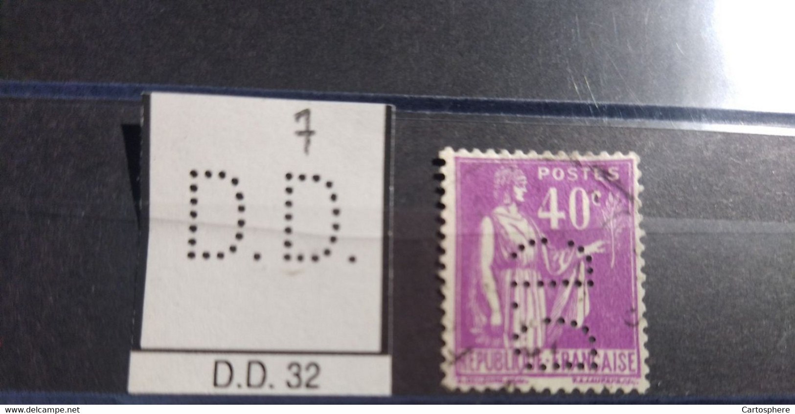 FRANCE D.D 32 TIMBRE DD32 INDICE 5  SUR PAIX PERFORE PERFORES PERFIN PERFINS PERFO PERFORATION PERFORIERT - Used Stamps