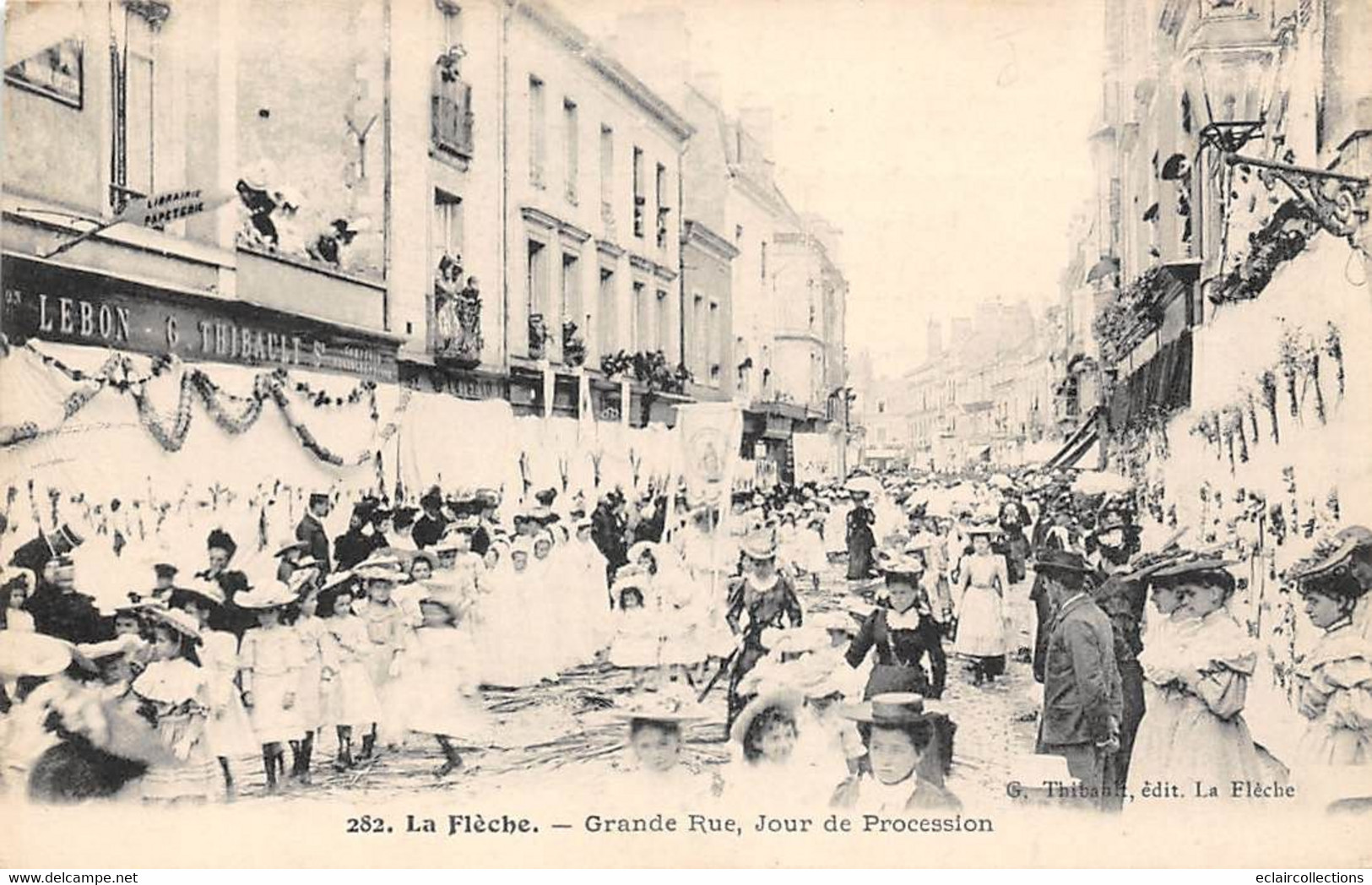 La Flèche     72      Grande Rue   Jour De Procession       ( Voir Scan ) - La Fleche