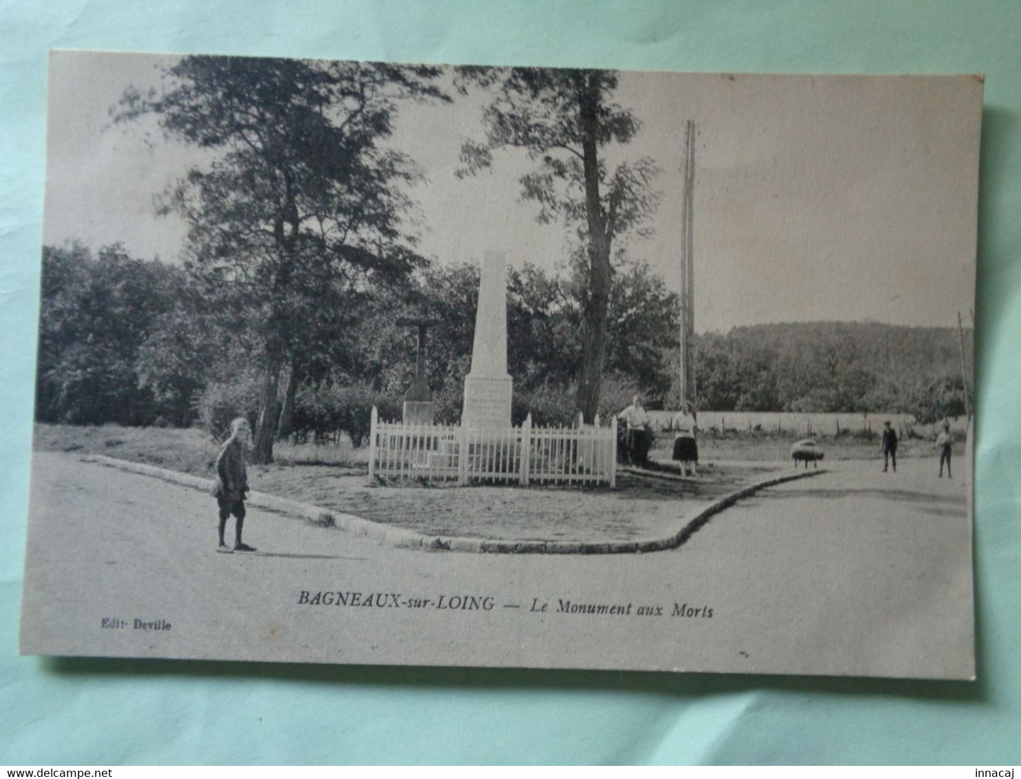 88-7-10     BAGNEAUX-SUR-LOING    Le Monument Aux Morts - Bagneaux Sur Loing