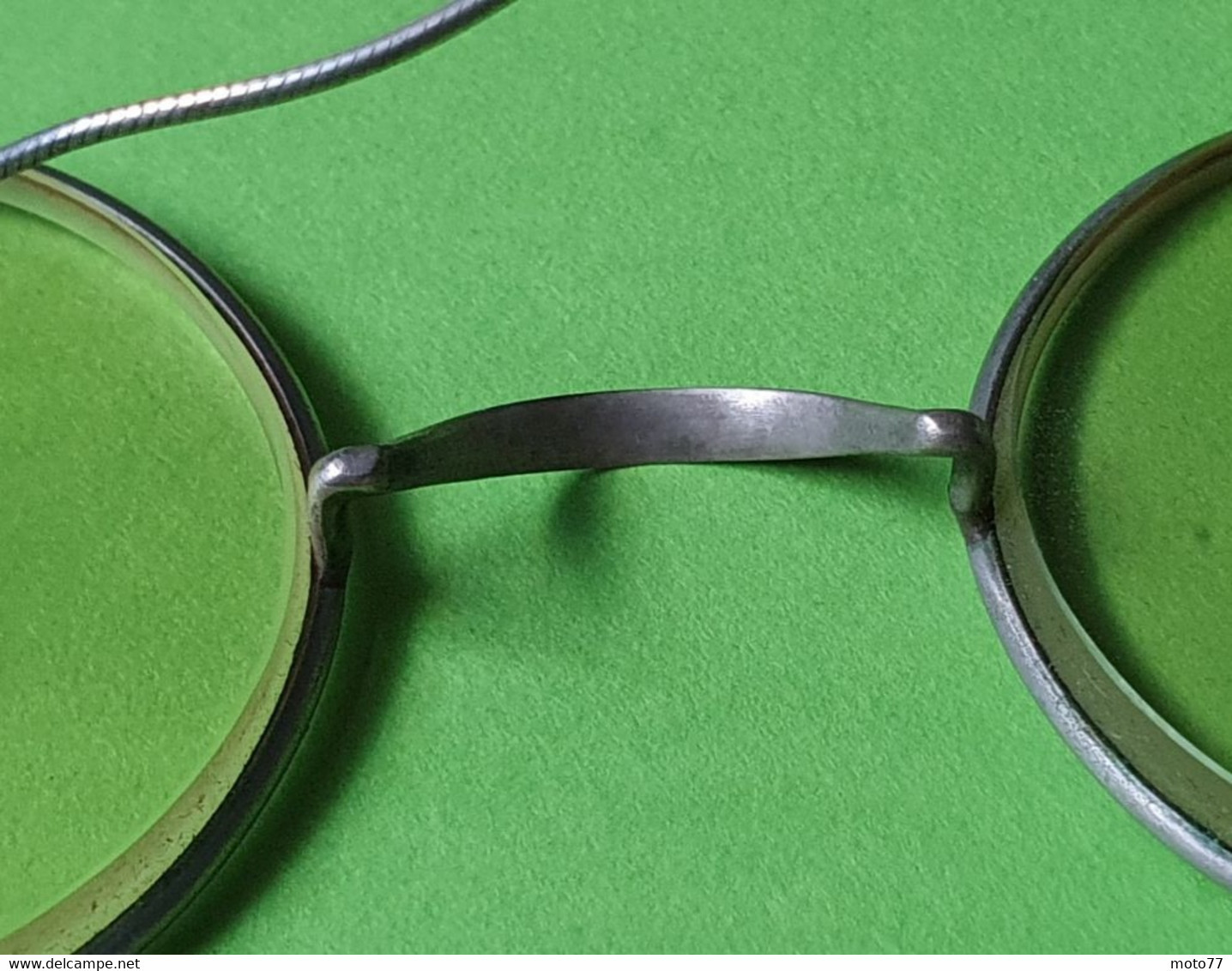 Ancienne paire de LUNETTES ronde et branches réglables - Verres correcteurs - Etat d'usage - vers 1940