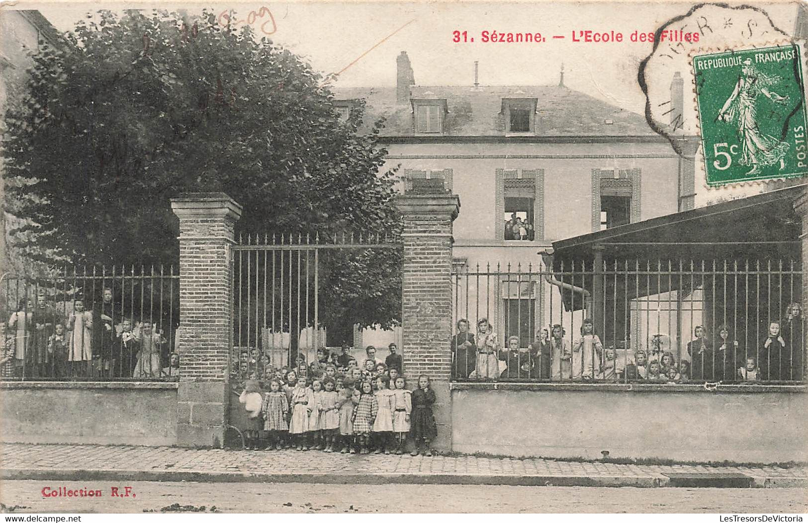 CPA Sezanne - L'ecole Des Filles - Collection R F - Tres Animé - Sezanne