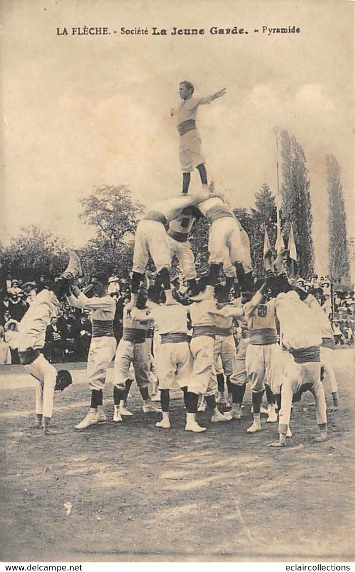 La Flèche       72        Gymnastique. La Jeune Garde   Pyramide    ( Voir Scan ) - La Fleche