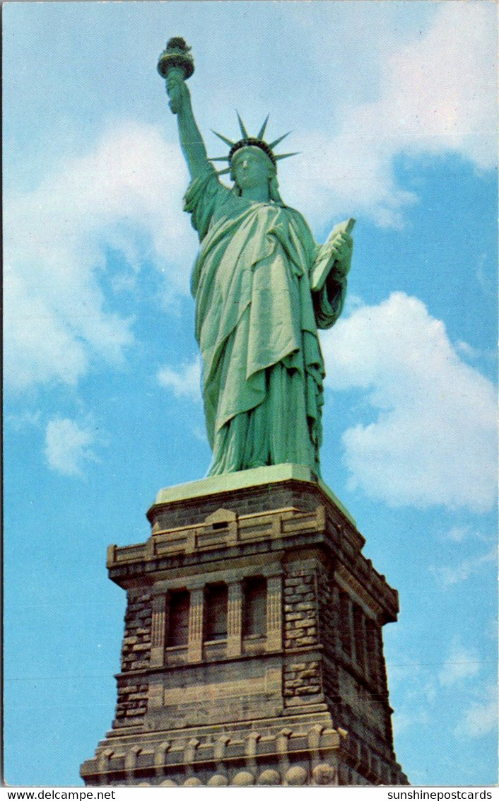 New York City Statue Of Liberty - Statue Of Liberty