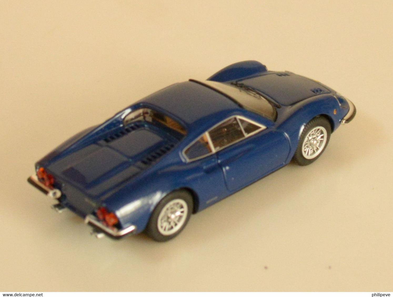 FERRARI Dino 206 Street 1967 - BANG 1:43 - Bang