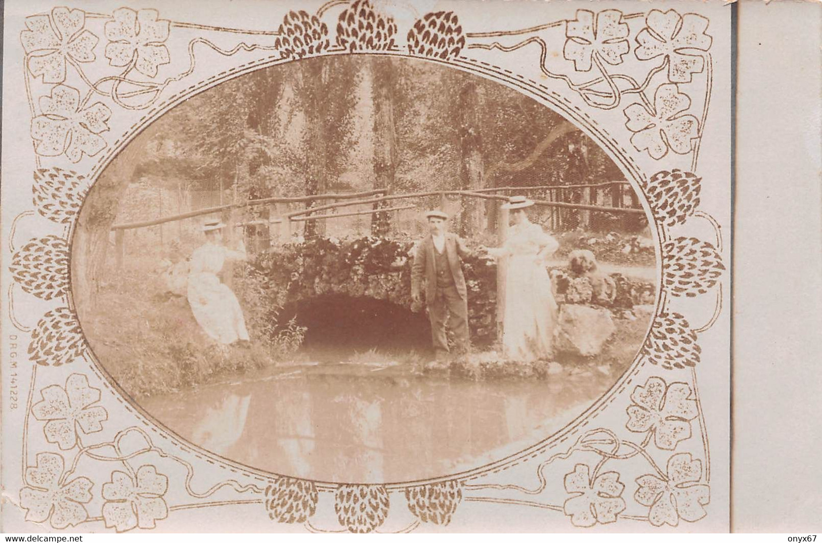 Carte Photo Montage Paysage-Pont Cours D'eau Fictif Jeune Femme Chapeau MODE-Photo Lumière, Lyon  A SITUER A LOCALISER - Fotografie