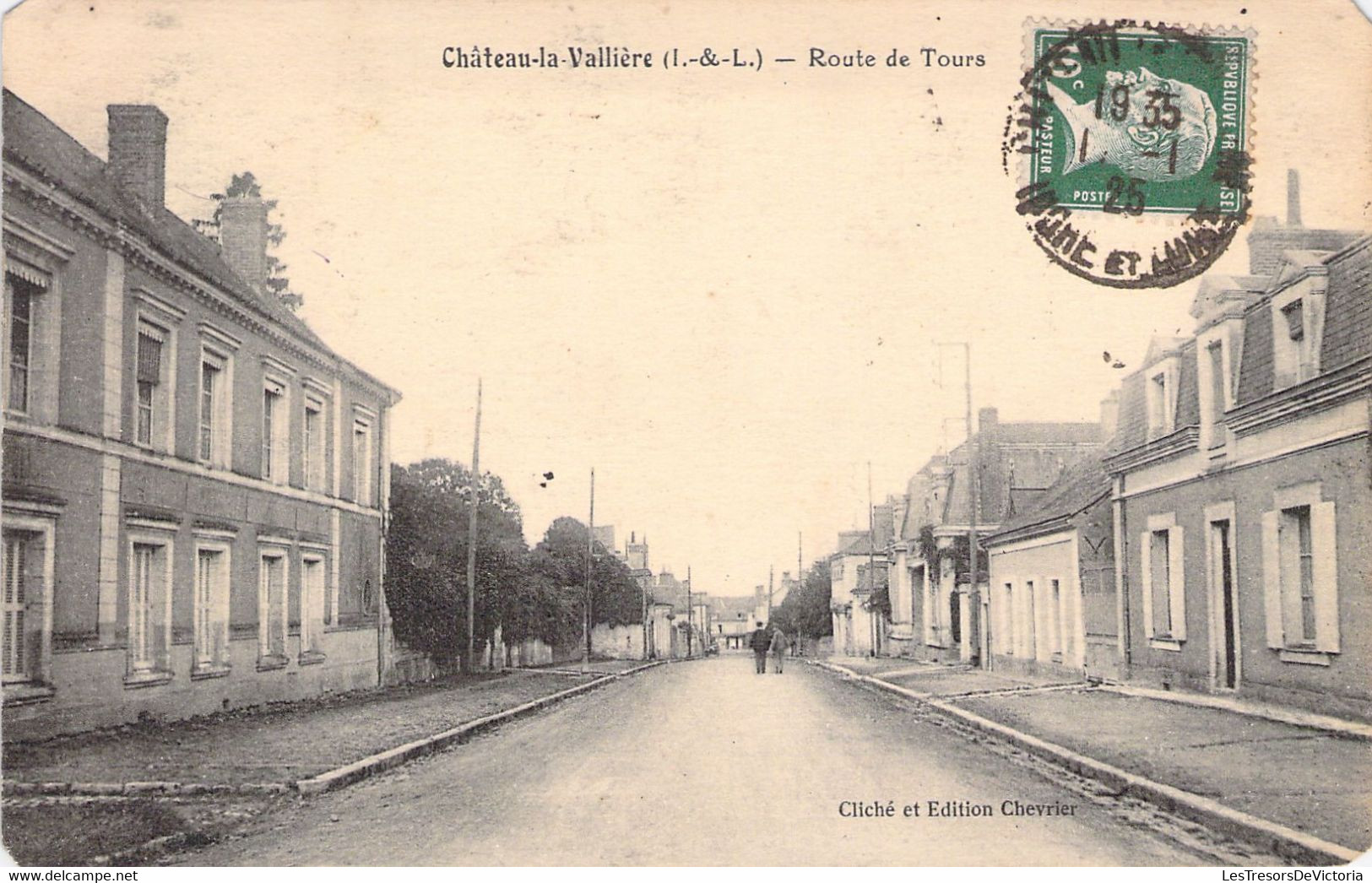 CPA - FRANCE - 18 - CHATEAU LA VALLIERE - Route De Tours - Edition Chevrier - Sonstige & Ohne Zuordnung