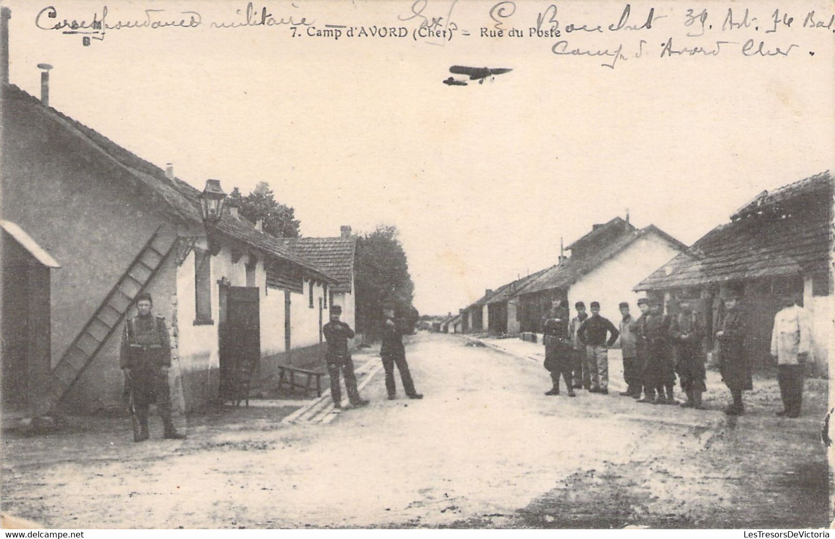 CPA - FRANCE - 18 - CAMP D'AVOR - Rue Du Poste - Avord