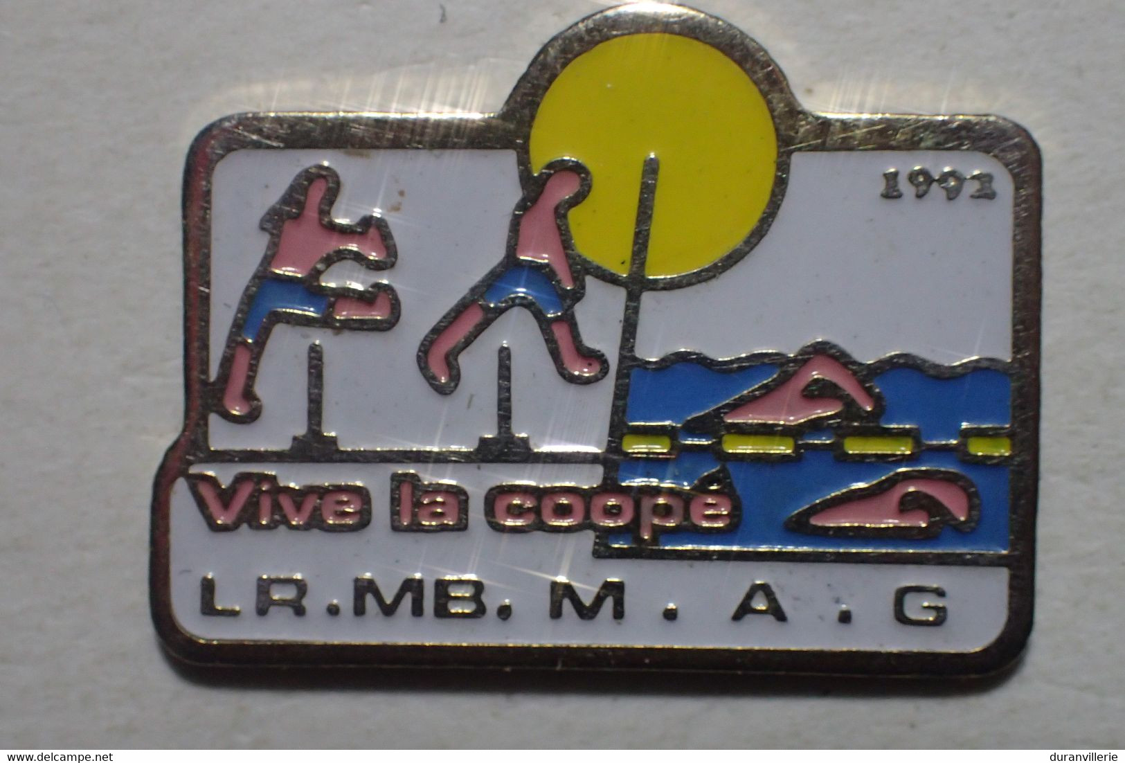 Pin's: SPORTS / VIVE LA COOPE NATATION COURSE DE HAIES LR MB MAG - Natation