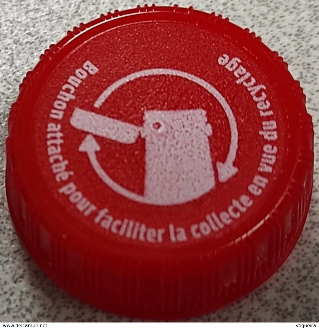 France Capsule Plastique à Visser Plastic Cap Coca Cola Bouchon Attaché Pour Faciliter La Collecte En Vue Du Recyclage - Soda