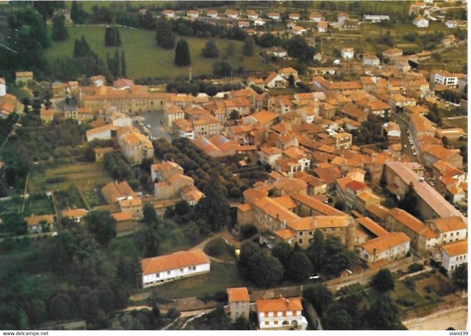 Monistrol Sur Loire  -  Vieux Quartier;  Le Château. -  Les Ecoles. -  Non écrite - Monistrol Sur Loire