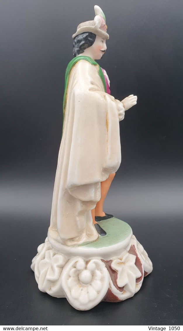 ✅➡️Statuette Figurine  GENTILHOMME Porcelaine de Bruxelles XIXe Ht 19.5cm  #220421