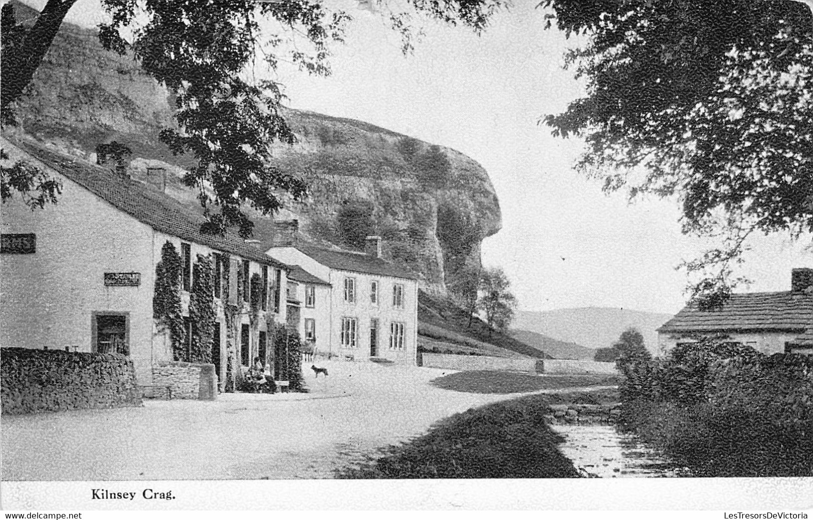 CPA Royaume Uni - Angleterre - Yorkshire - Kilnsey Crag - Oblitérée - Falaise - Chien - Animée - Autres & Non Classés