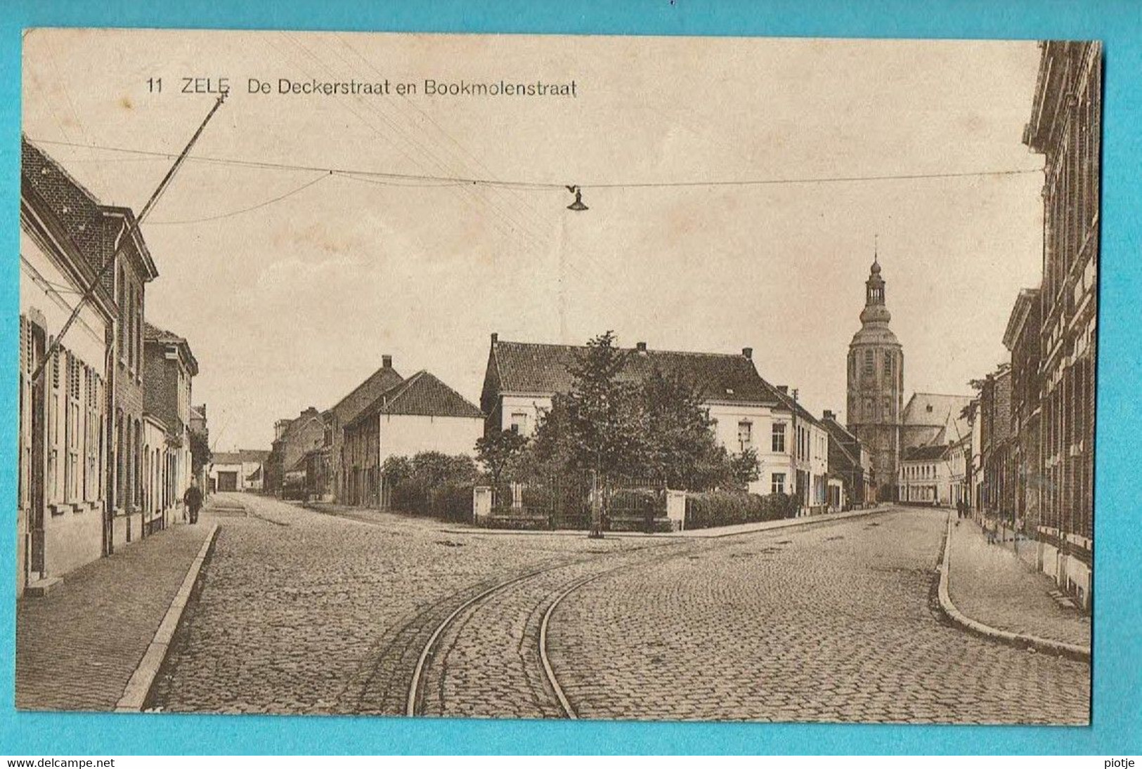 * Zele (Oost Vlaanderen) * (Uitg Drukker De Geest, Nr 11) De Deckerstraat En Bookmolenstraat, Tramway, église, Unique - Zele