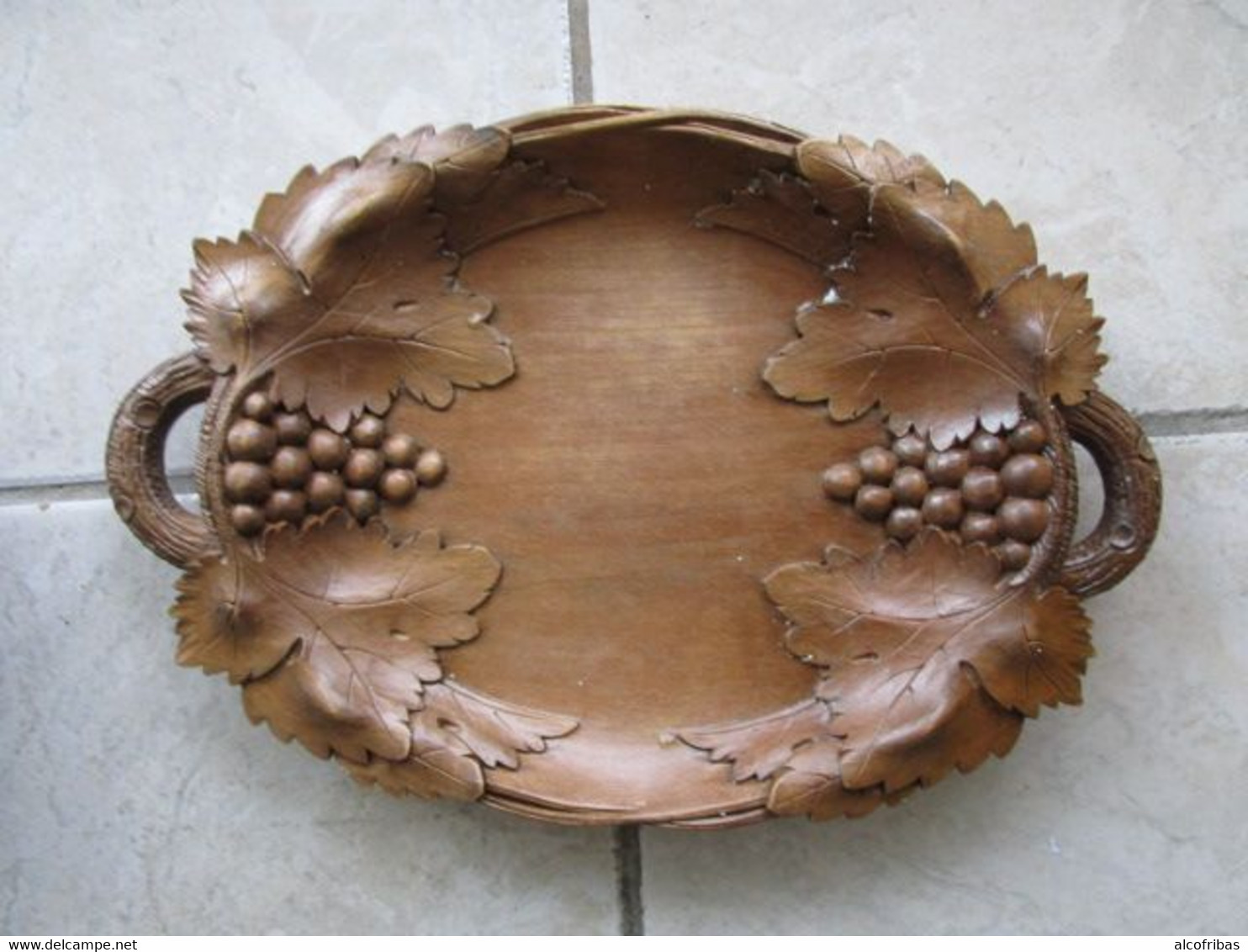 2 Plateaux A Fruits A Decors De Raisin Vigne En Bois Massif Sculpté: - Plato