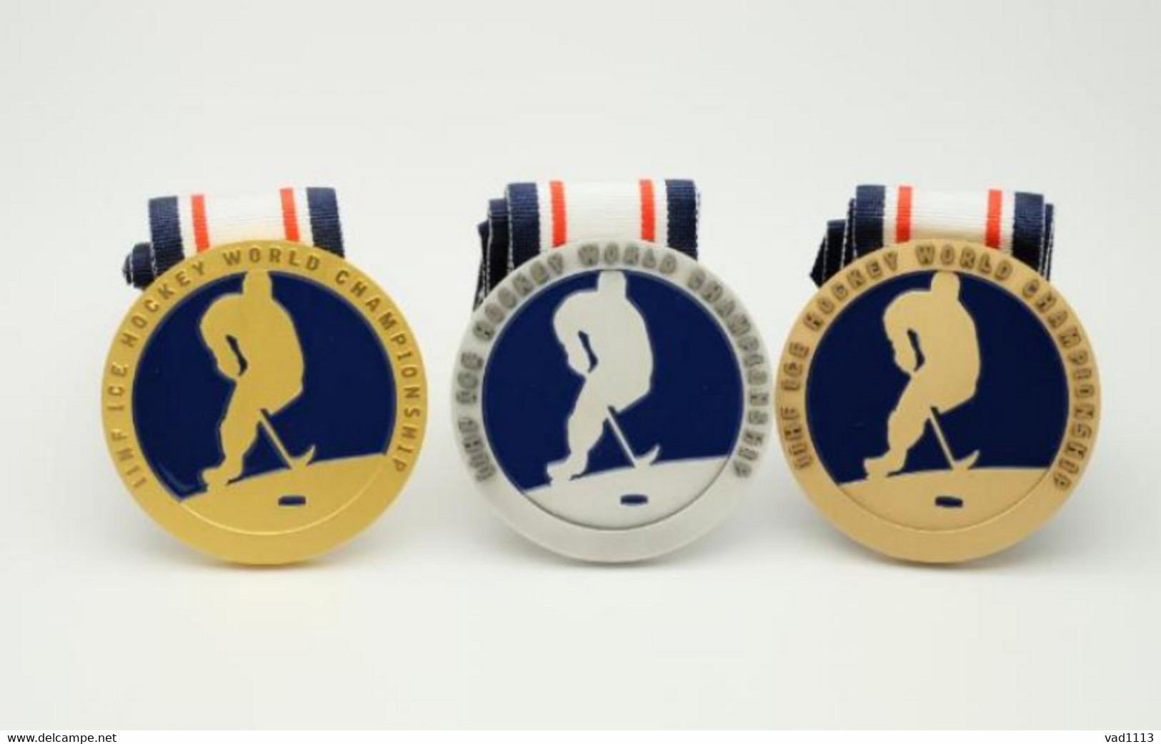 Official IIHF Medals From The Ice Hockey World Championship. - Sports D'hiver