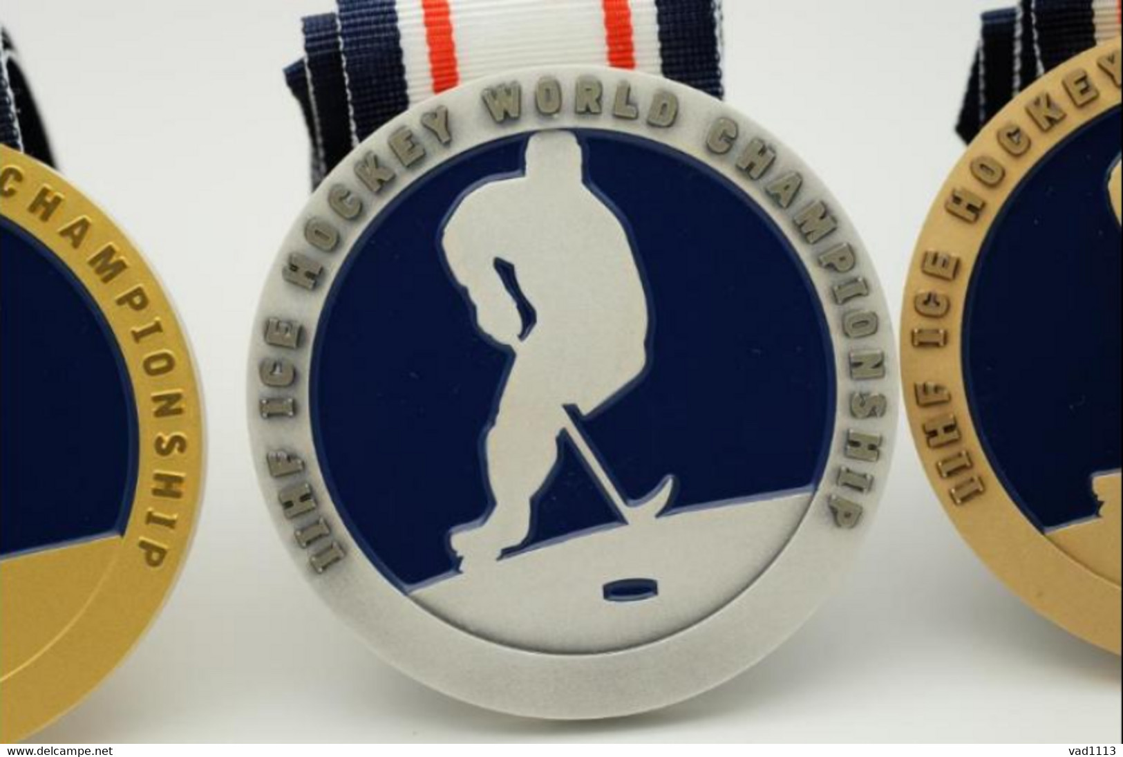 Official IIHF Medals From The Ice Hockey World Championship. - Sports D'hiver