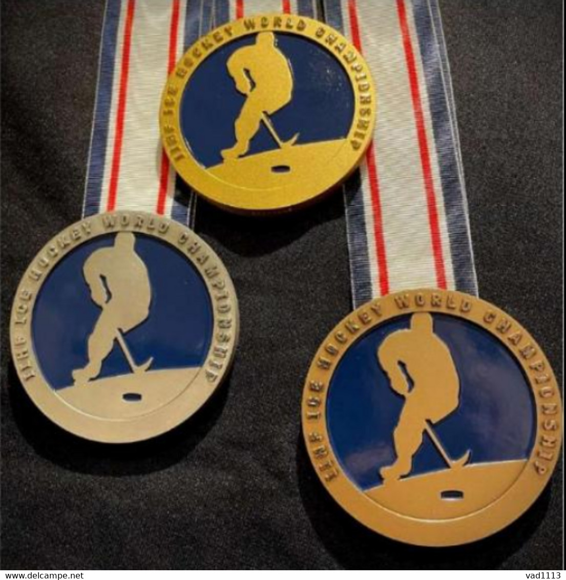 Official IIHF Medals From The Ice Hockey World Championship. - Sports D'hiver