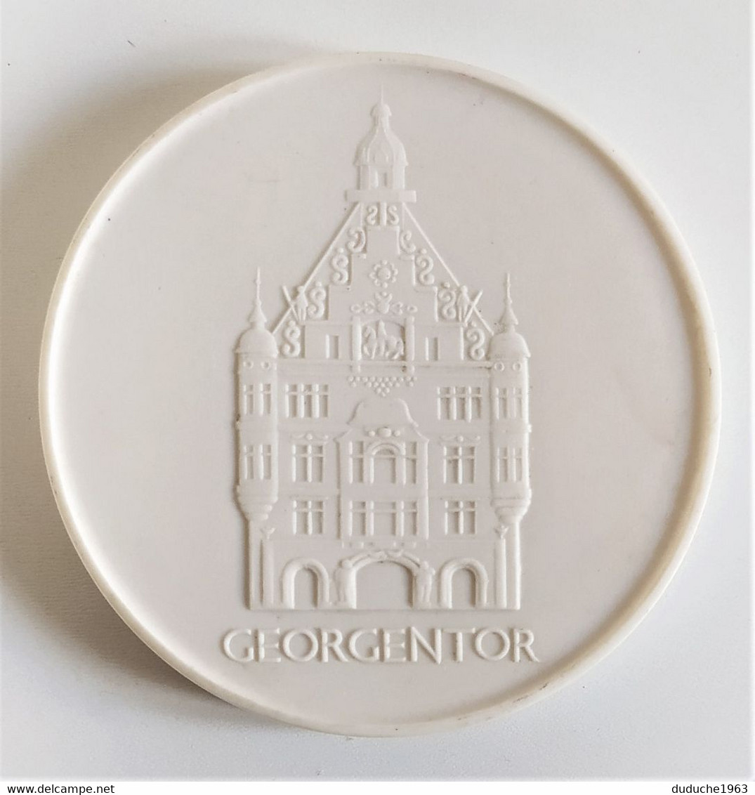 Médaille Porcelaine(porzellan) Meissen - Georgentor/Georgenbrau Dresde. 65mm - Sammlungen