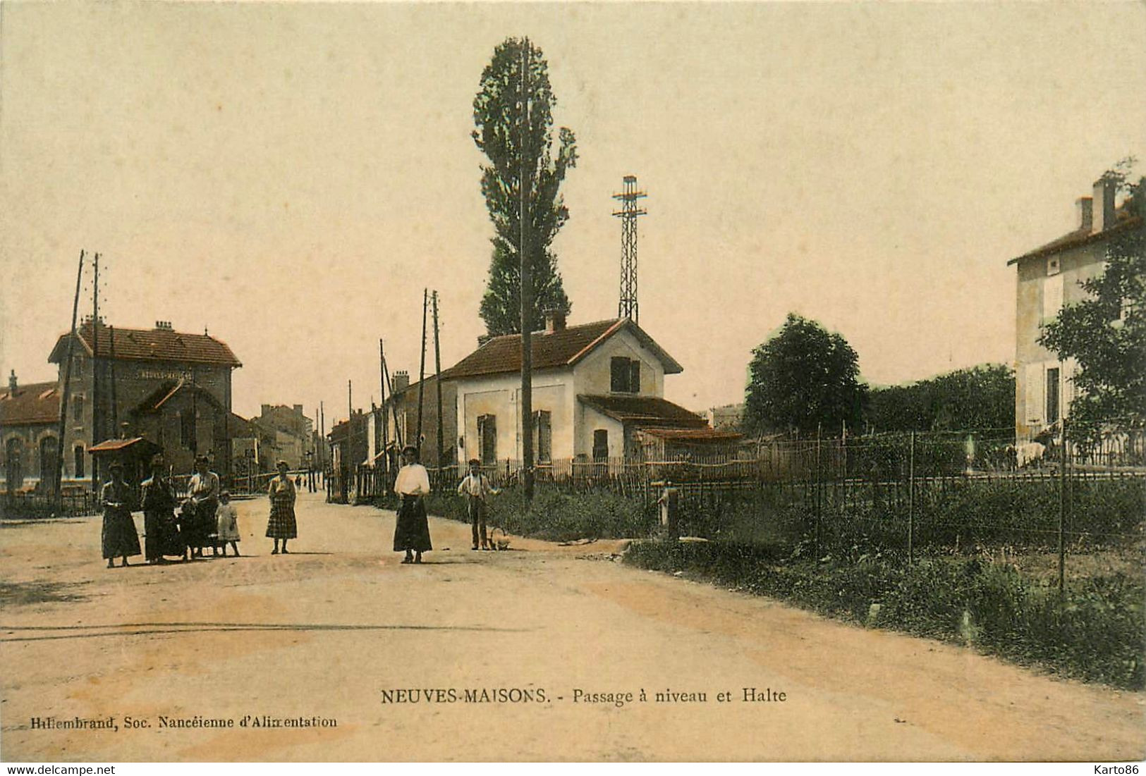 Neuves Maisons * Rue * Le Passage à Niveau Et La Halte * Gare Ligne Chemin De Fer - Neuves Maisons