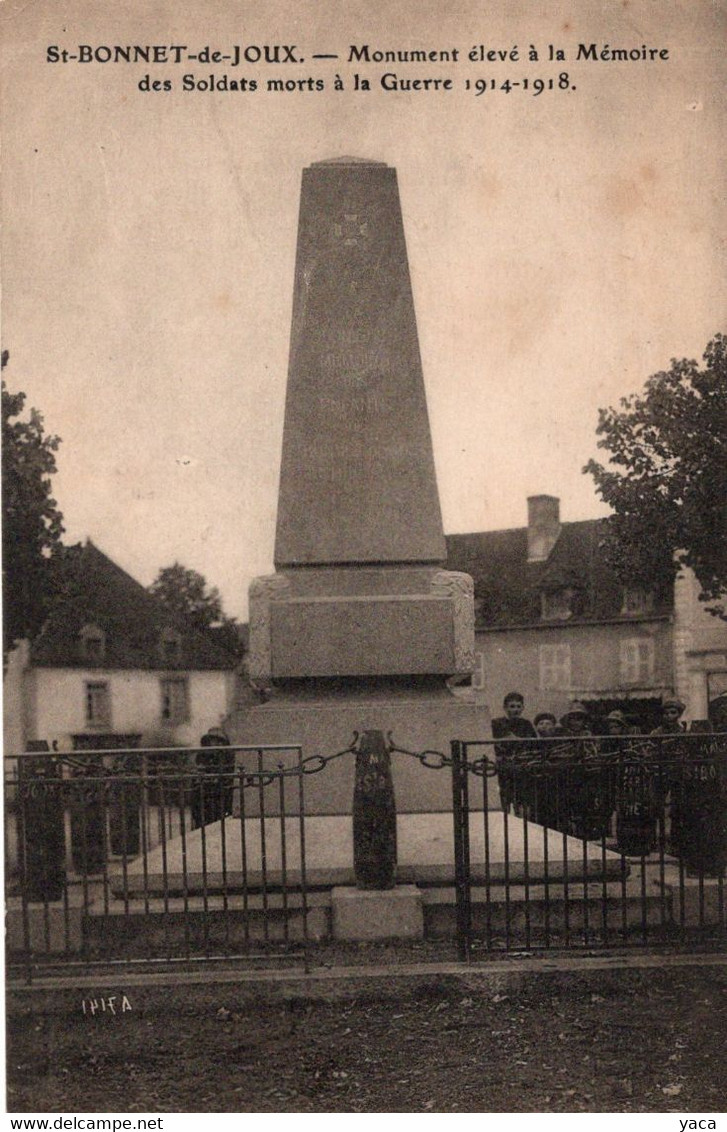 St Bonnet De Joux Monument Soldats Morts à La Guerre 1914 1918 - Monuments Aux Morts