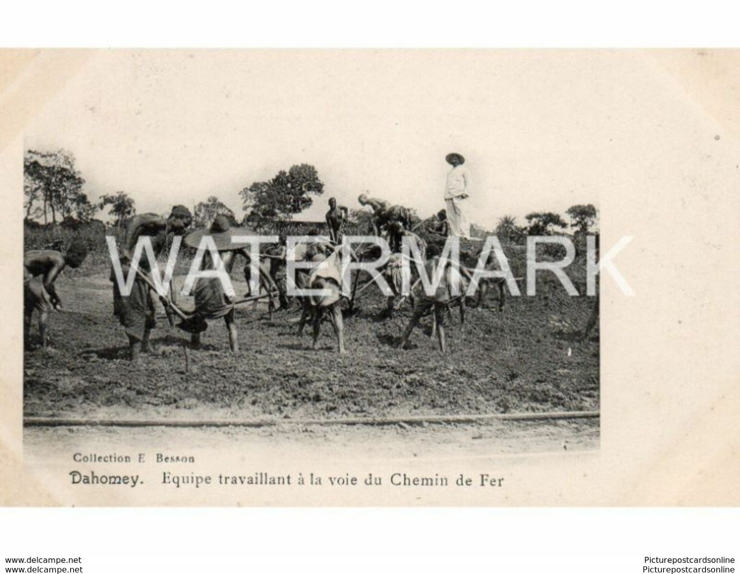 DAHOMEY EQUIPE TRAVAILLANT A LA VOIE DU CHEMIN DE FER OLD B/W POSTCARD AFRICA - Benin