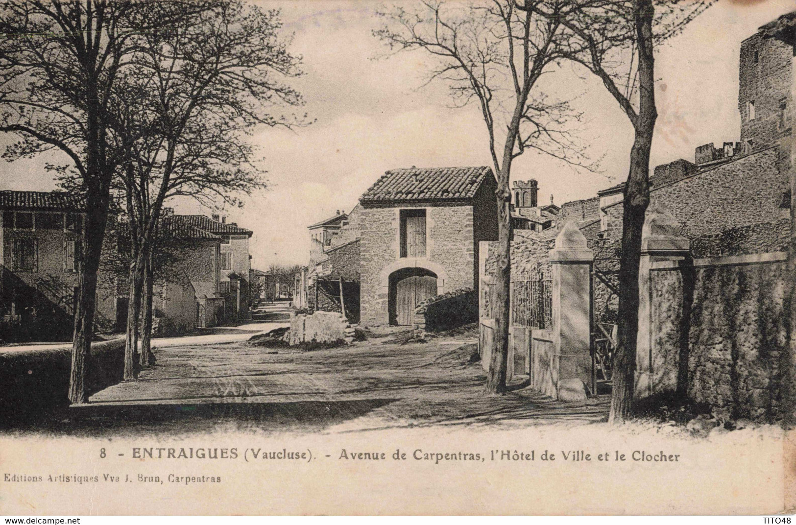 FRANCE - 84 VAUCLUSE - ENTRAIGUES - Avenue De Carpentras, L'Hôtel De Ville Et Le Clocher - Entraigue Sur Sorgue