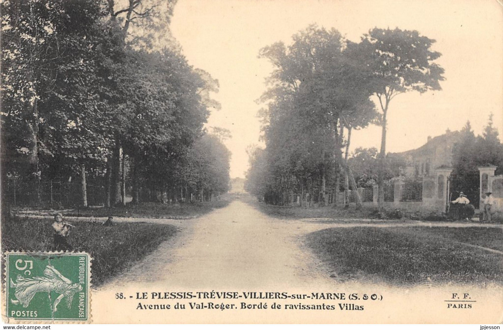 VAL DE MARNE  94  LE PLESSIS TREVISE - VILLIERS SUR MARNE - AVENUE DU VAL-ROGER, BORDE DE RAVISSANTES VILLAS - Le Plessis Trevise