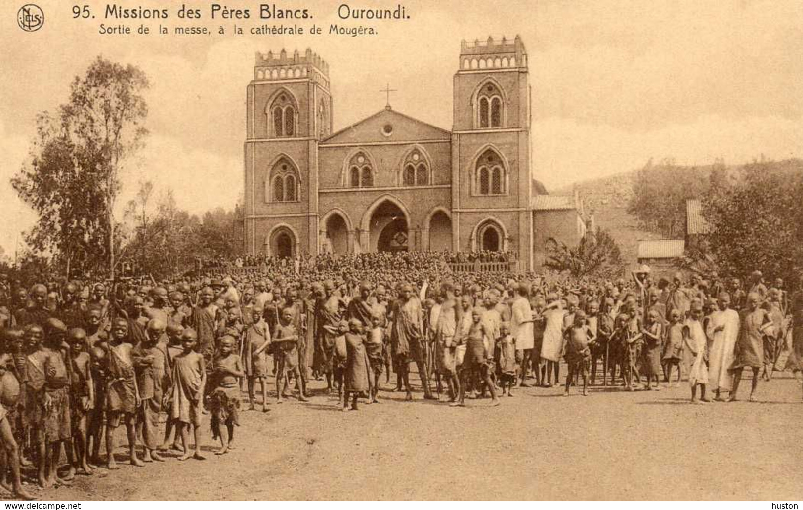 OUROUNDI - Missions Des Pères Blancs - Sortie De La Messe - Cathédrale De Mougéra - Rwanda