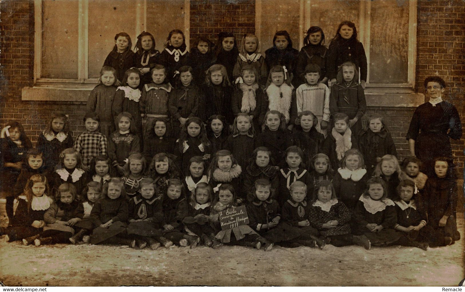 HOUTAIN - L' EVEQUE Ecole Photo Carte - Landen