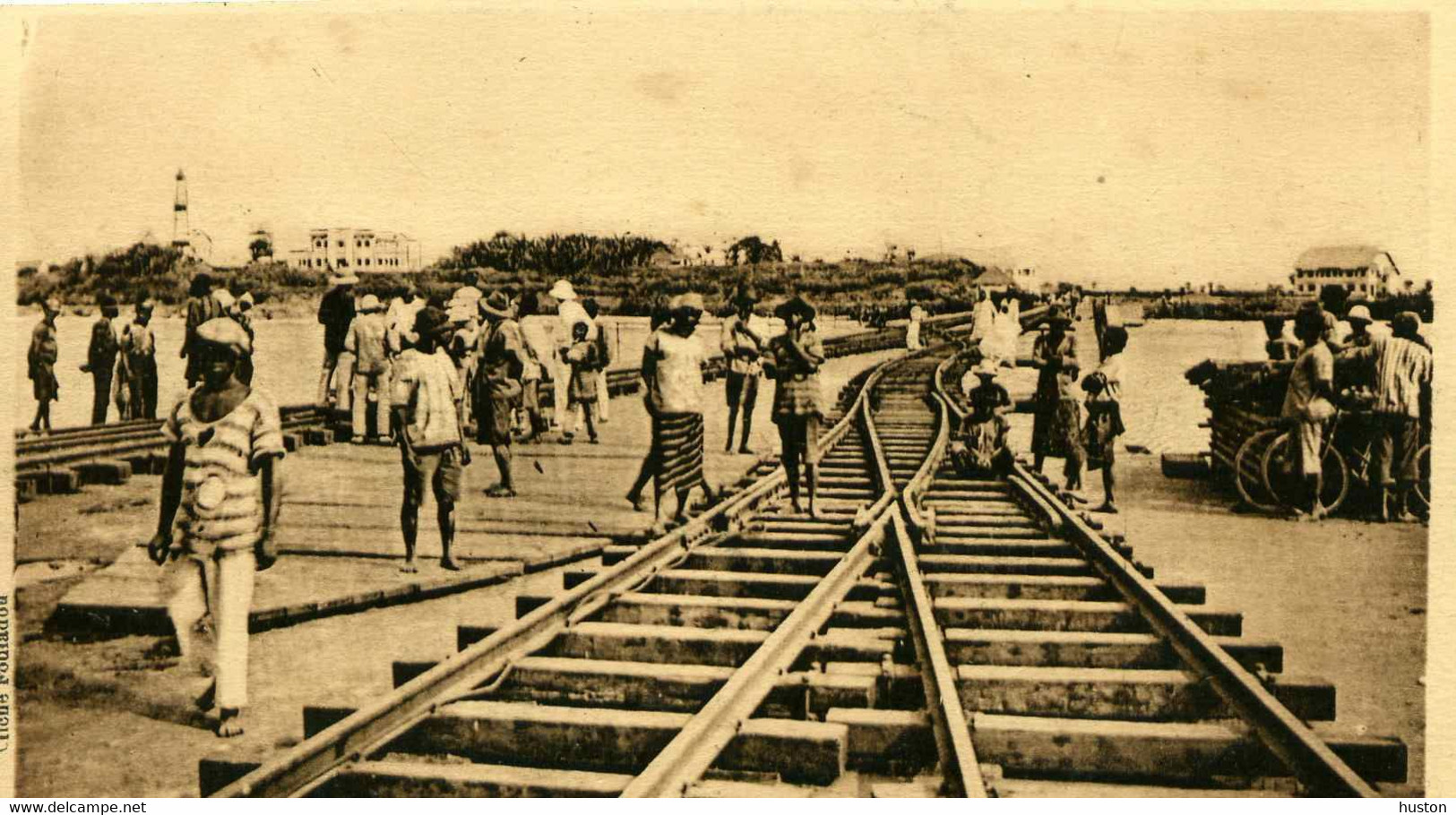 MOYEN CONGO - POINTE NOIRE - A.E.F. - Le Wharf, Animée - Pointe-Noire