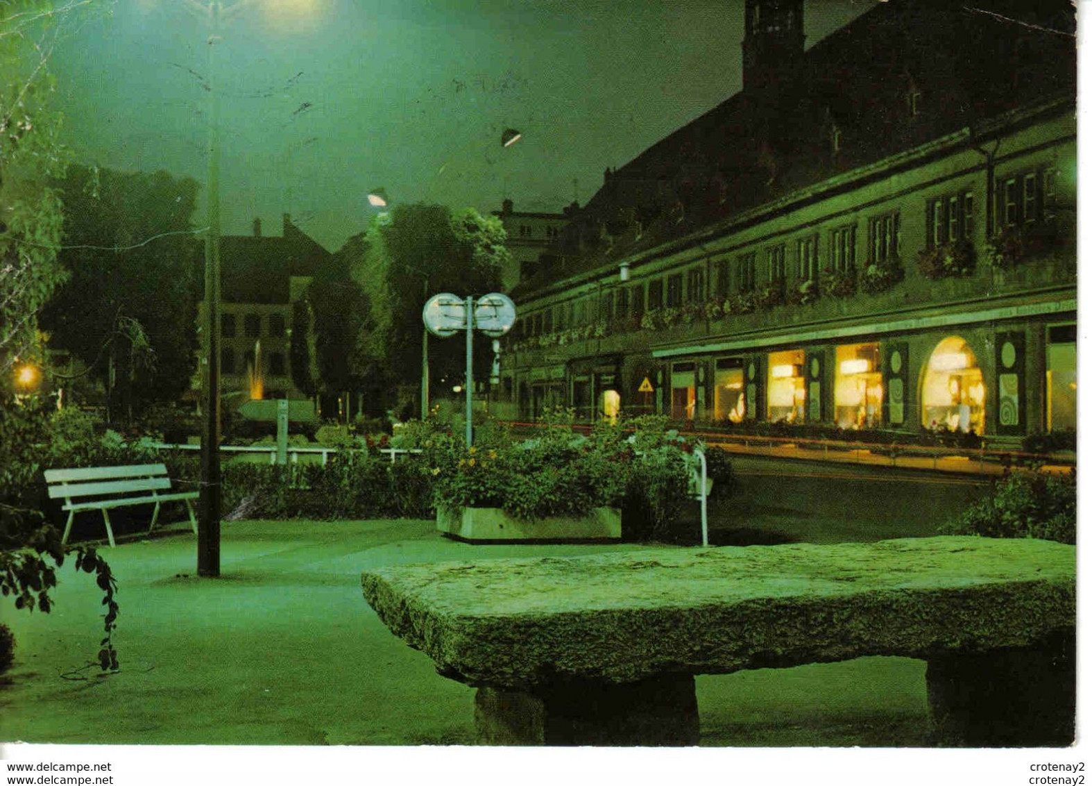 25 MONTBELIARD Nocturne Place Denfert Rochereau Halles Et La Pierre à Poissons En 1985 - Montbéliard