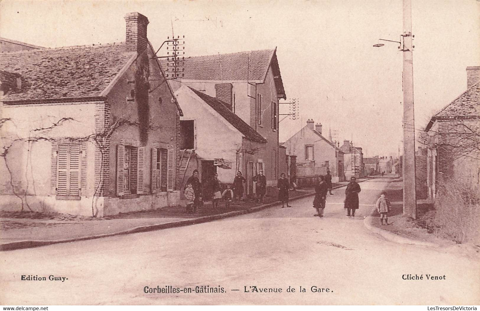 CPA Corbeilles En Gatinais - L'avenue De La Gare - Cliché Venot - Edition Guay - - Sonstige & Ohne Zuordnung