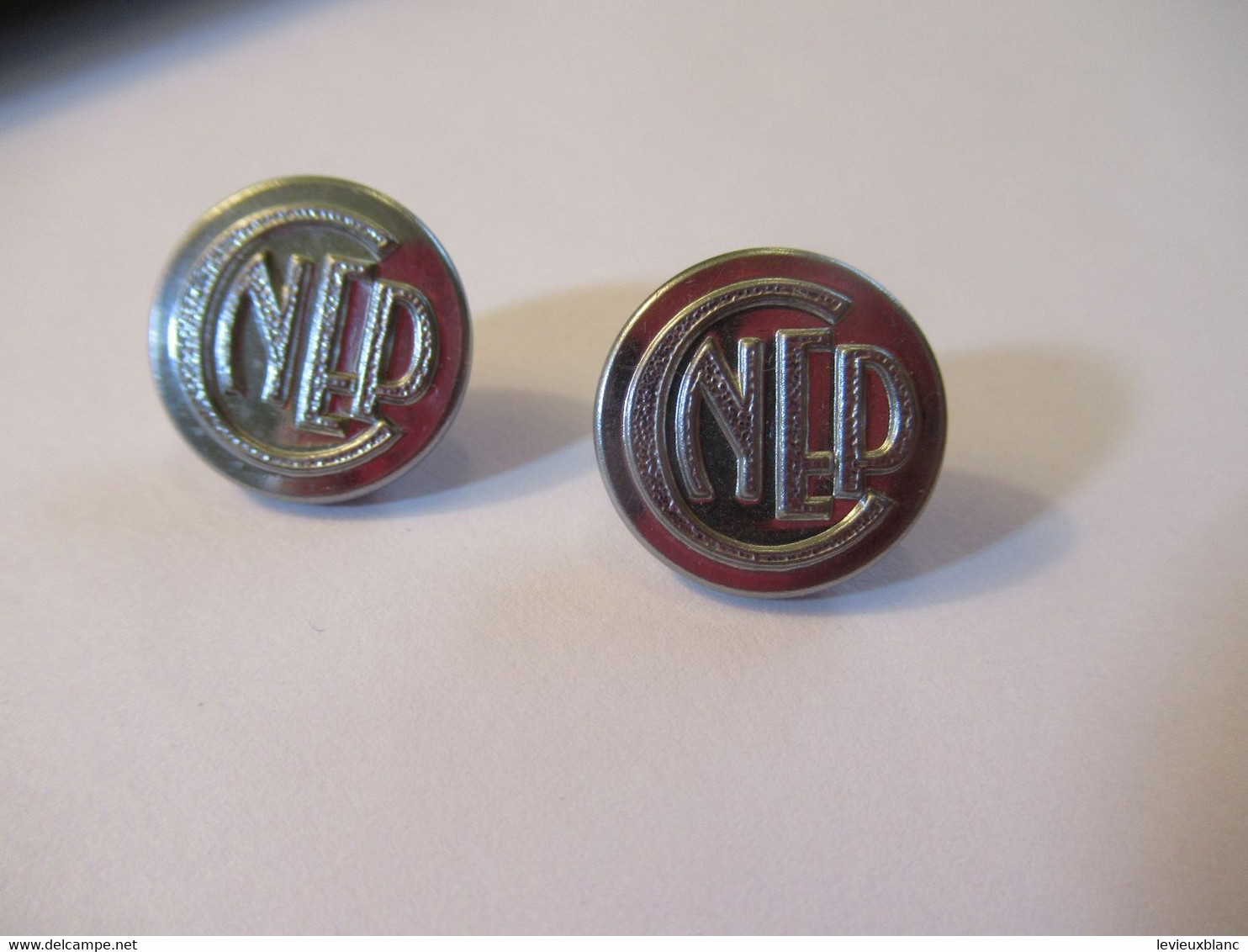 2 Boutons Anciens/ Banque/ Uniforme/Comptoir National D'Escompte De Paris / C N E P /1,6 Cm/ Vers 1960          BOUT233 - Botones