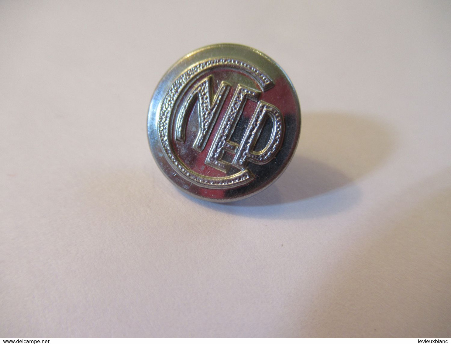 2 Boutons Anciens/ Banque/ Uniforme/Comptoir National D'Escompte De Paris / C N E P /1,6 Cm/ Vers 1960          BOUT233 - Buttons