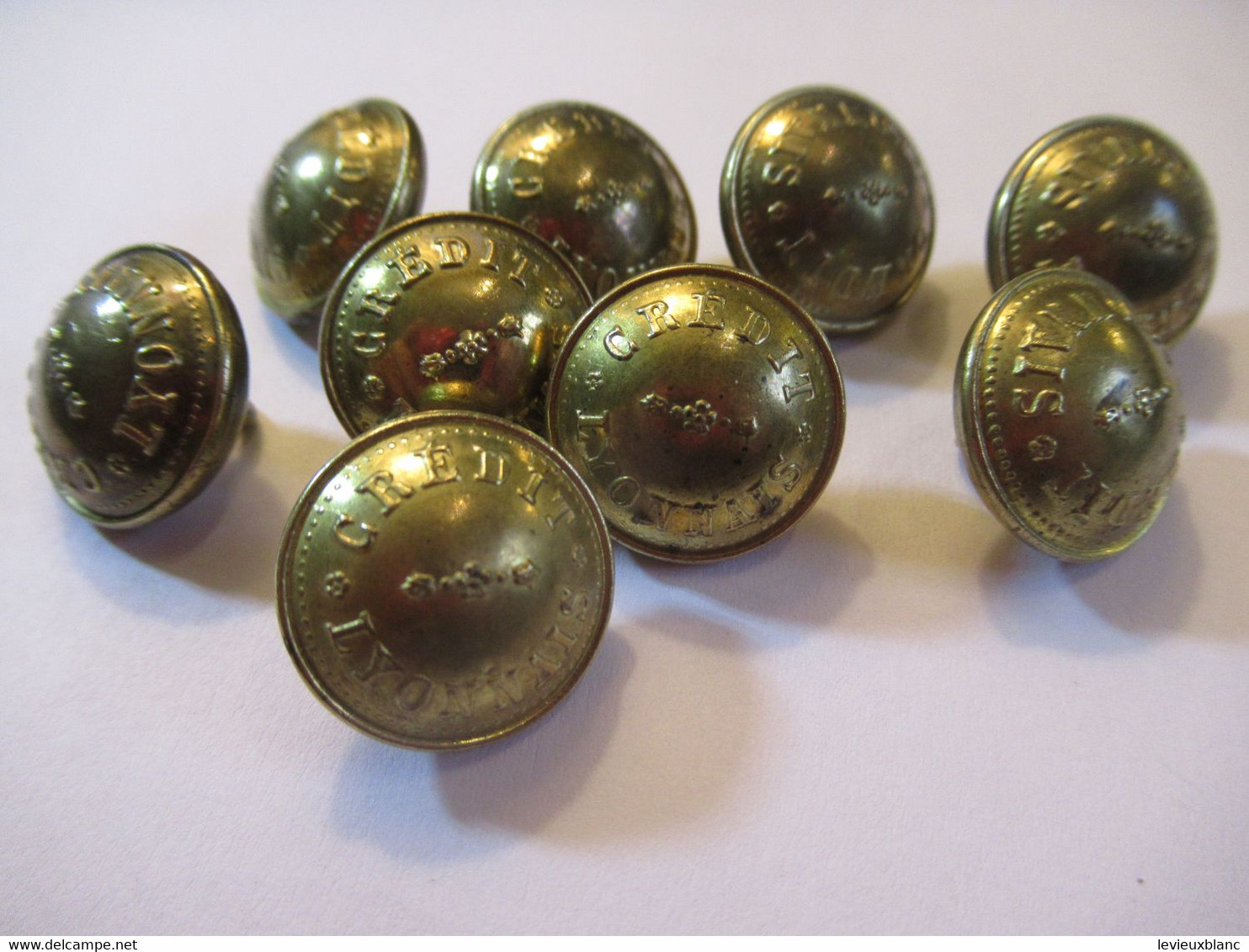 9 Boutons Anciens/ Banque/ Uniforme/Crédit Lyonnais/ C L / Doré/ Belle Jardiniére /1,7 Cm/ Début XXéme        BOUT234 - Knöpfe